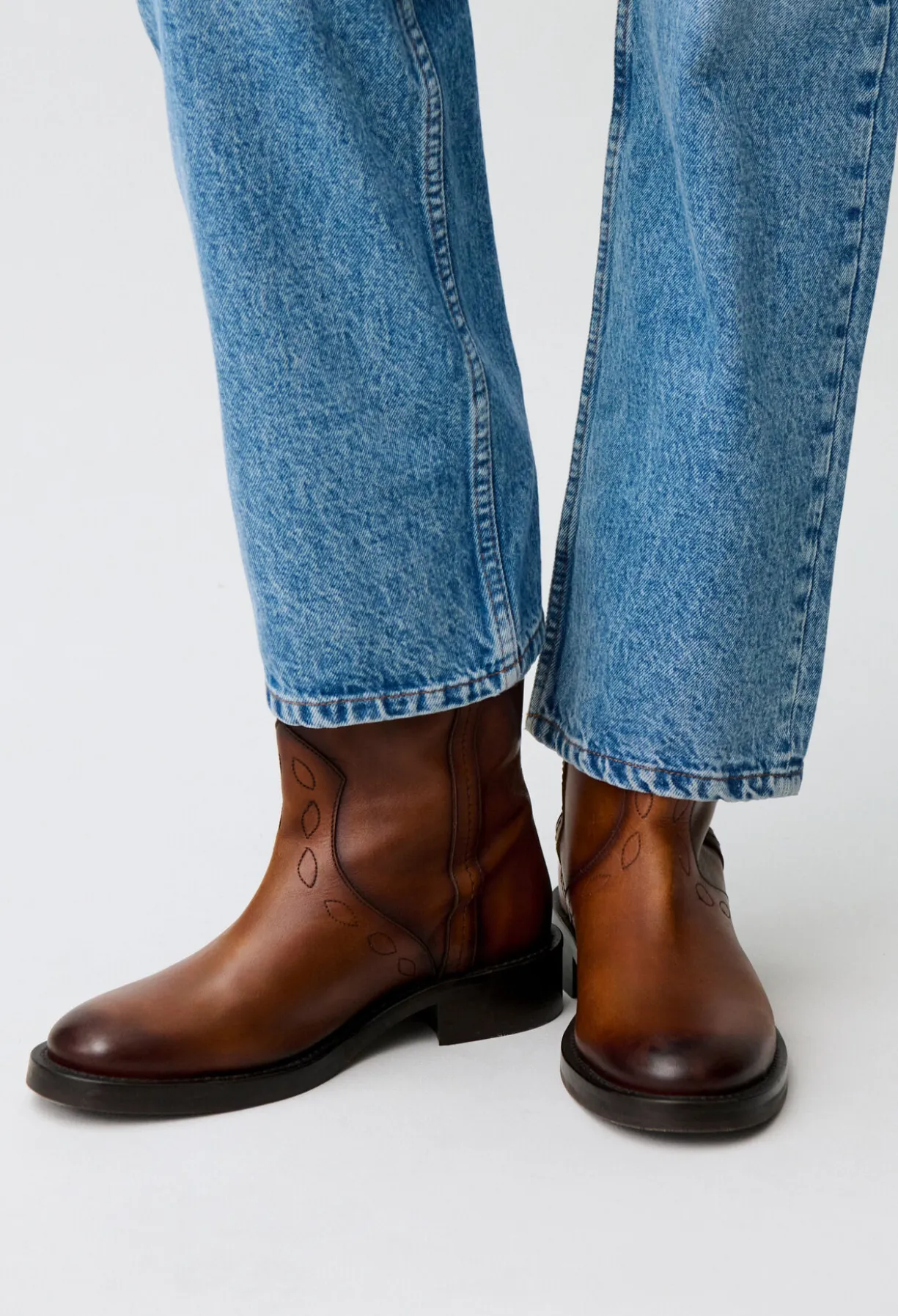 Bottines santiags cuir lisse