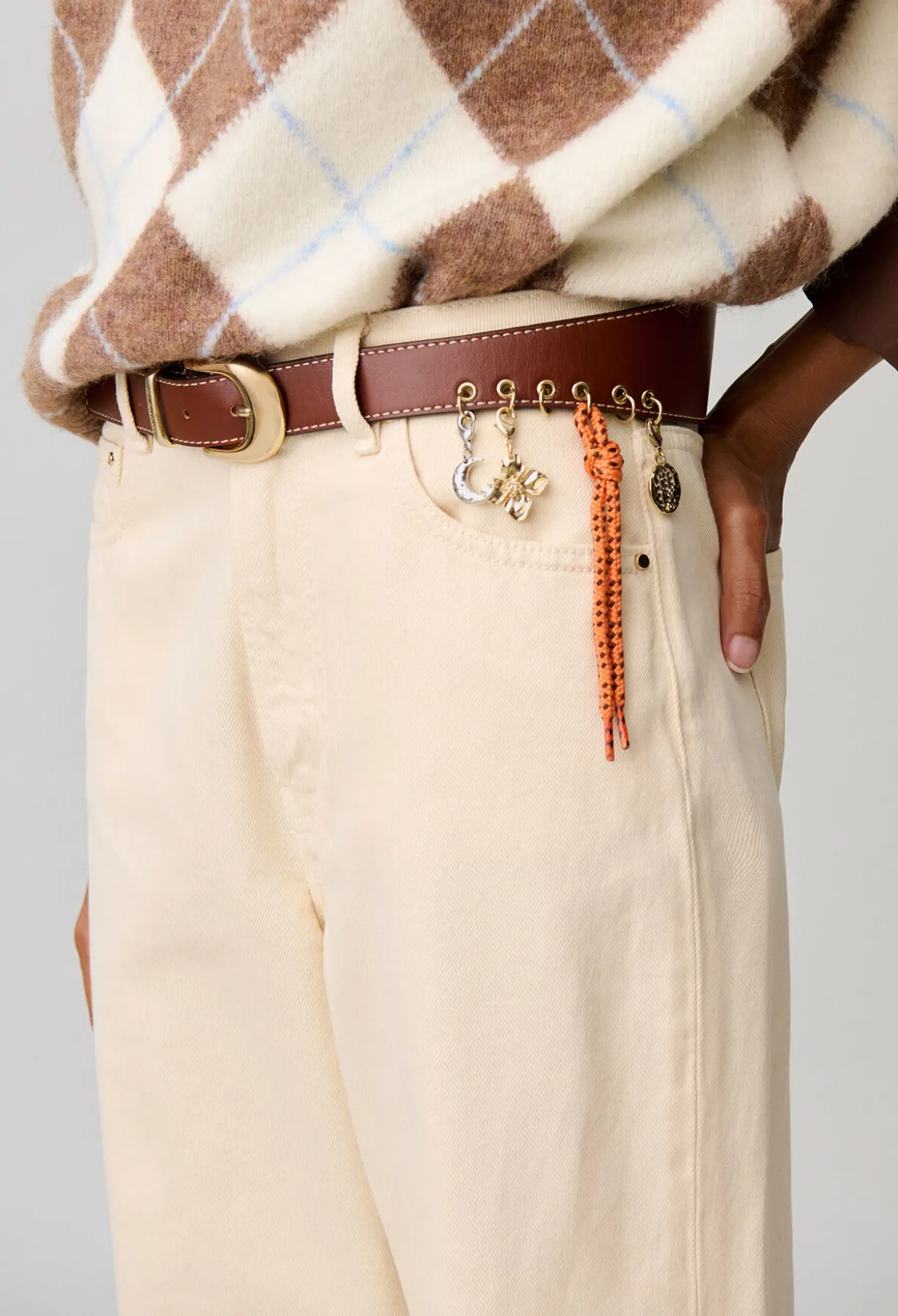 Ceinture cuir œillets charms
