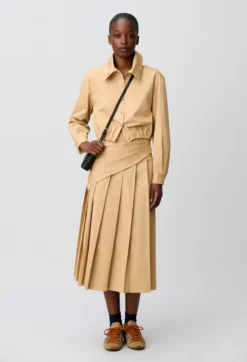 Chemise cropped col montant