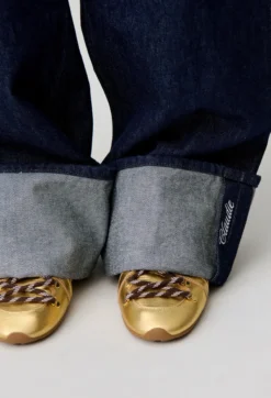 Jean jambes larges denim revers brodé