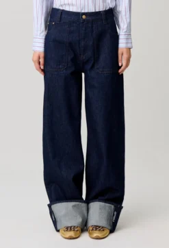 Jean jambes larges denim revers brodé