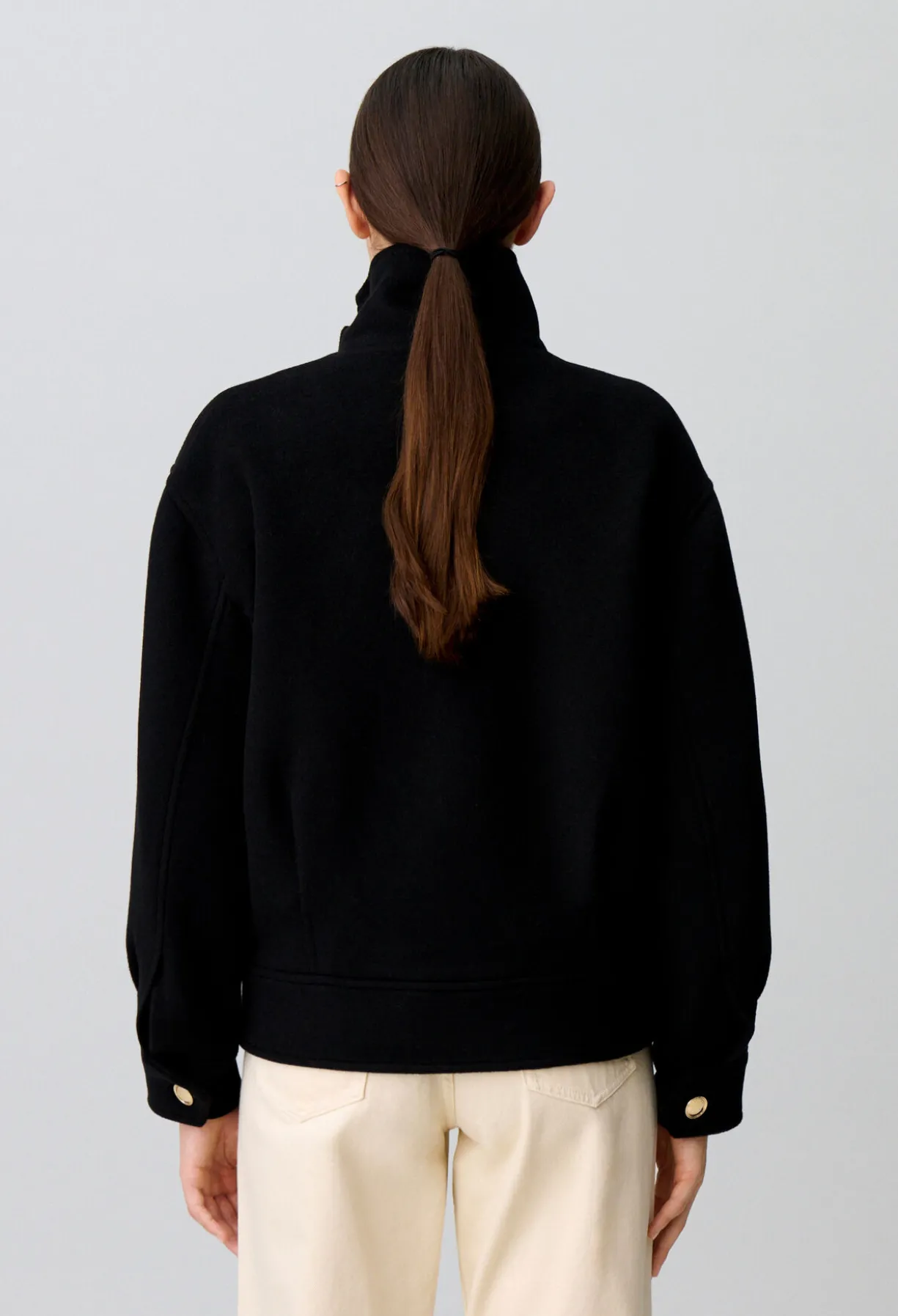 Manteau court noir col montant