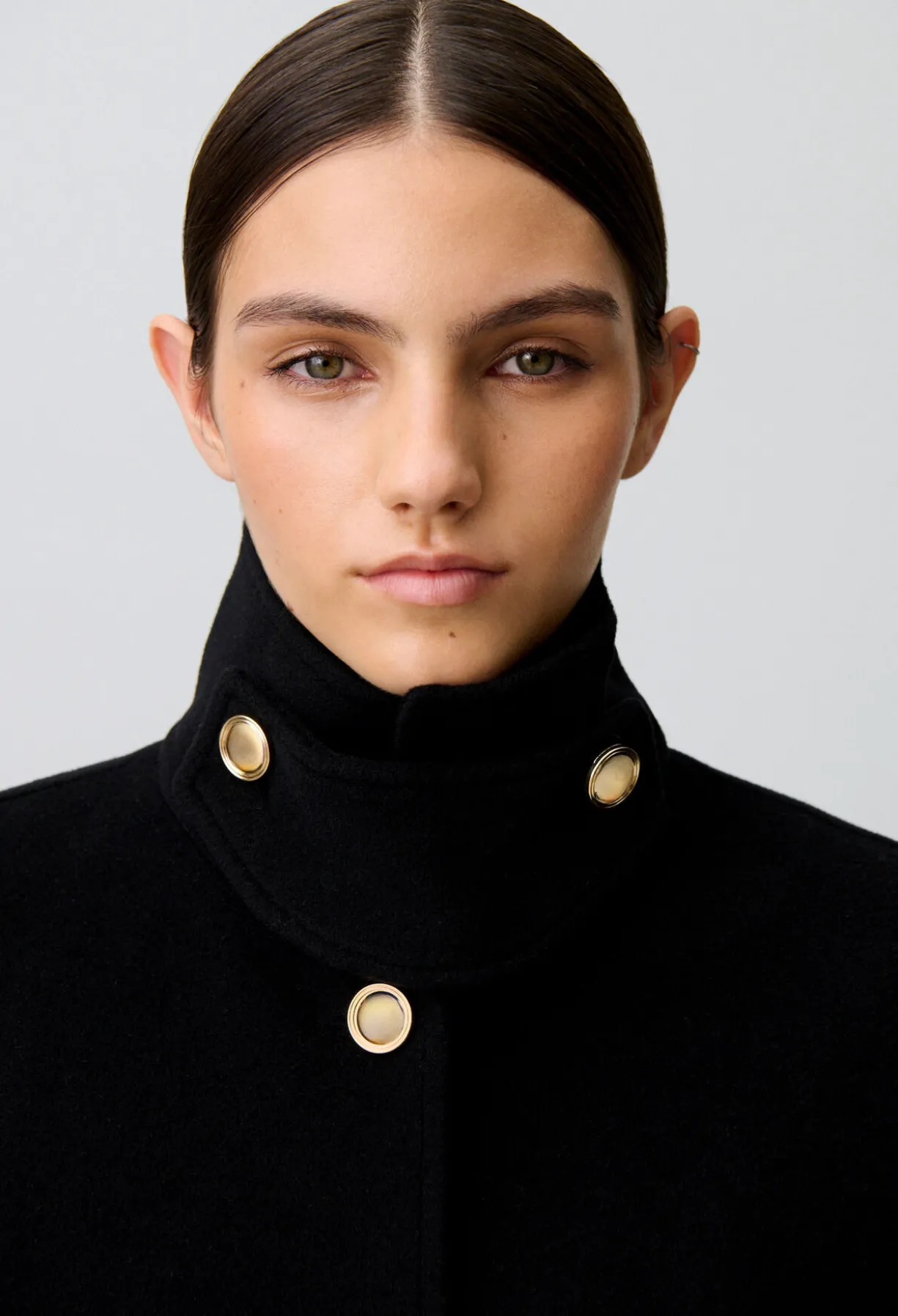 Manteau court noir col montant