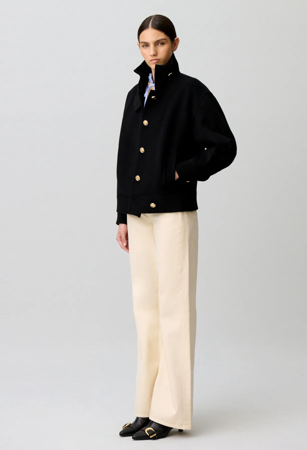 Manteau court noir col montant
