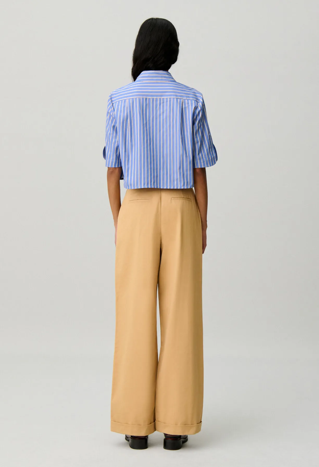 Pantalon droit à plis