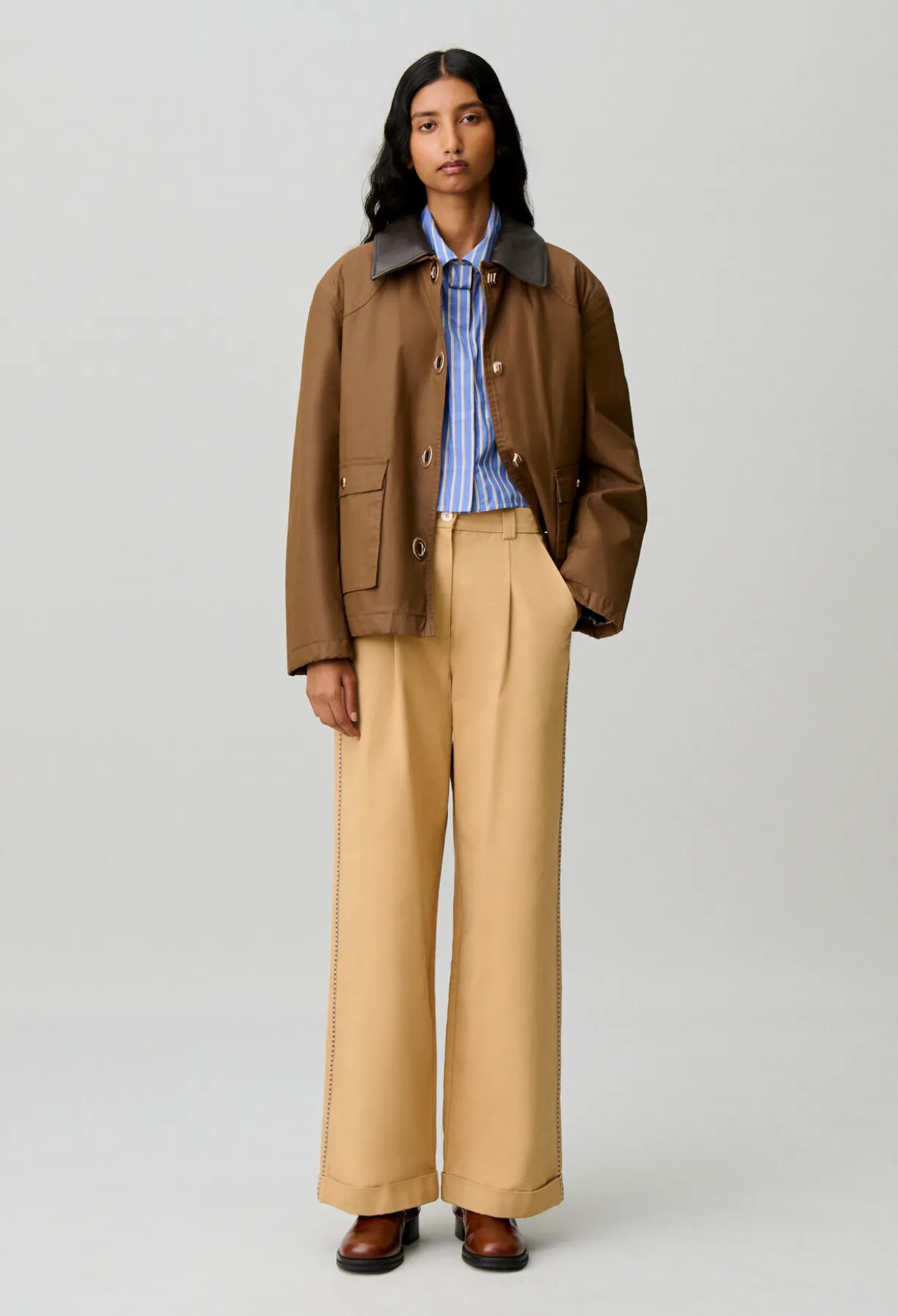 Pantalon droit à plis