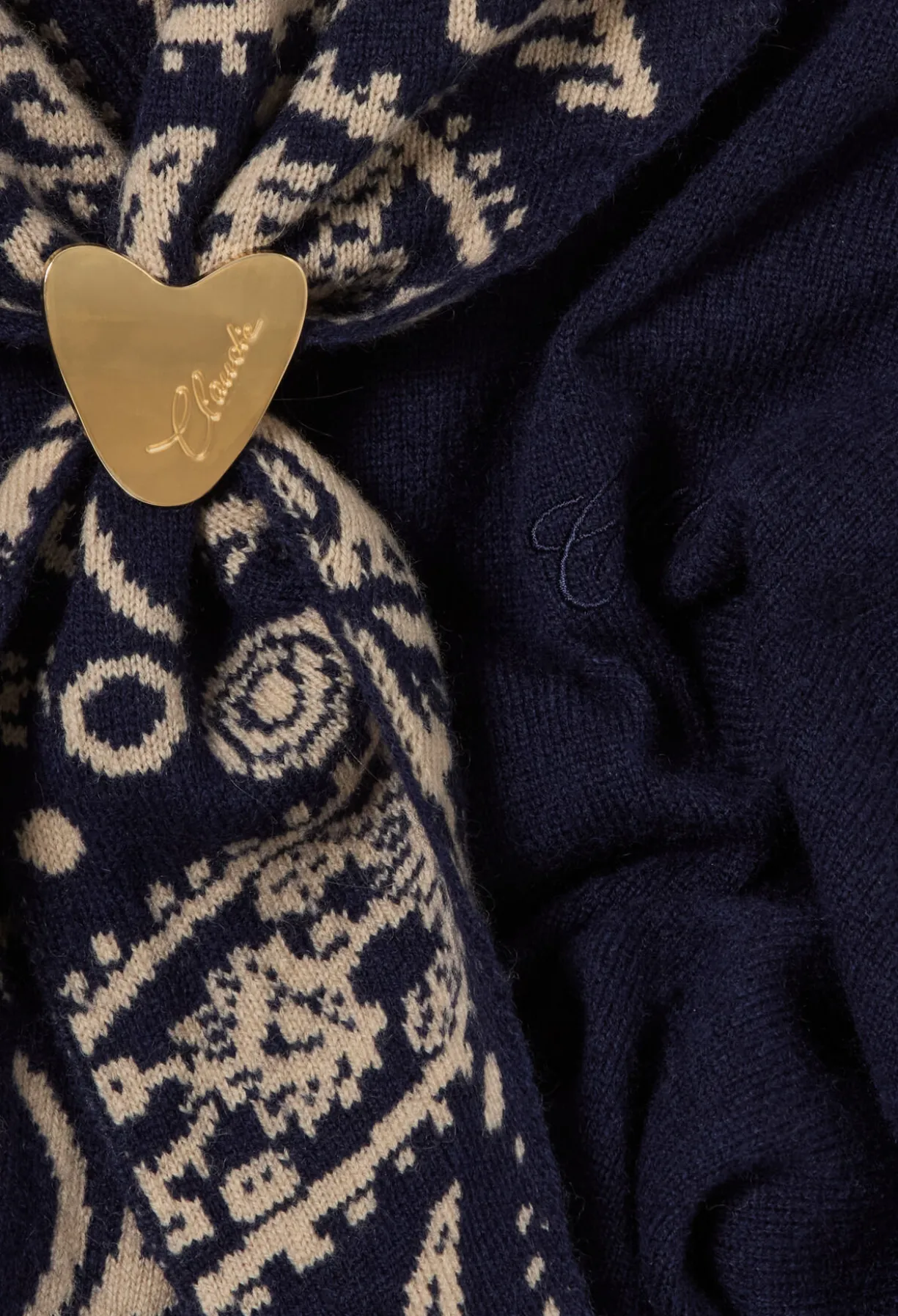 Pull maille bijou cœur doré