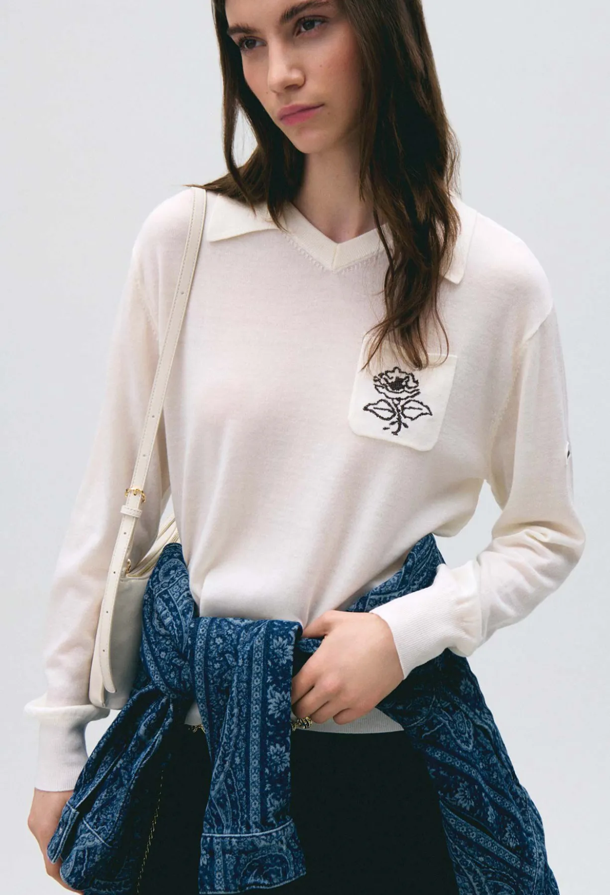 Pull maille fleur brodée