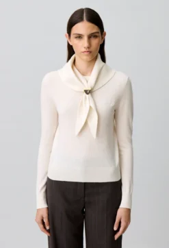 Pull maille foulard amovible