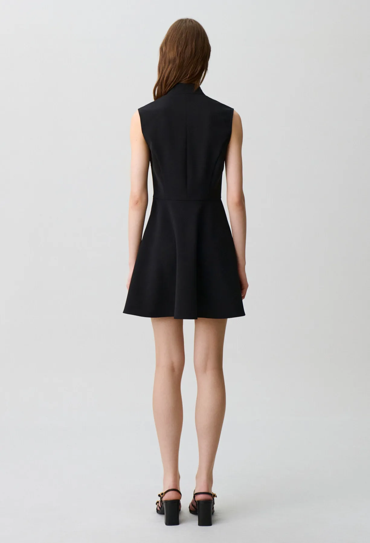 Robe courte col à nœud