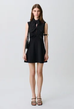 Robe courte col à nœud