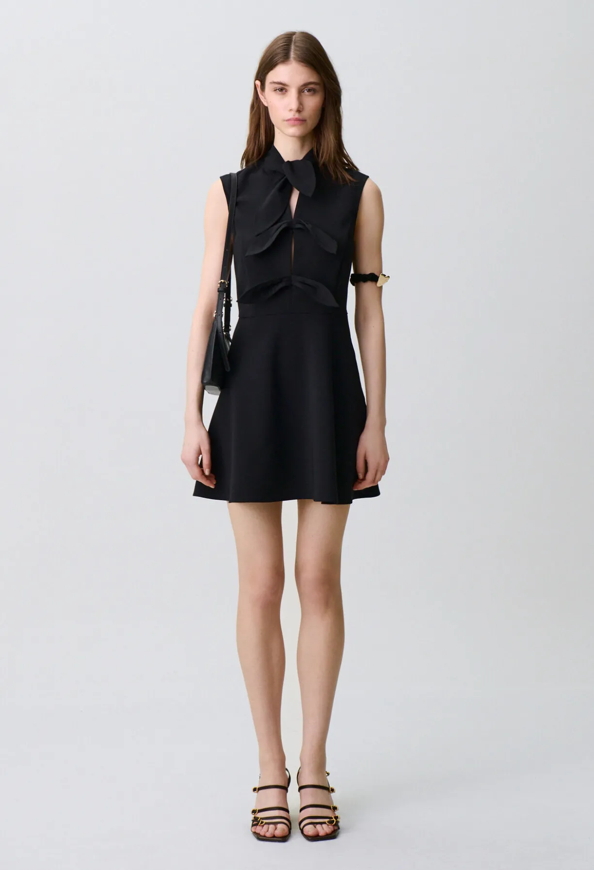 Robe courte col à nœud
