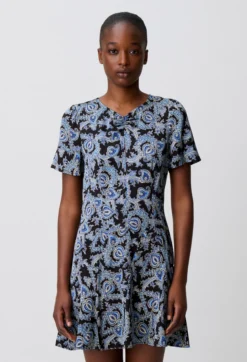 Robe courte fluide imprimée