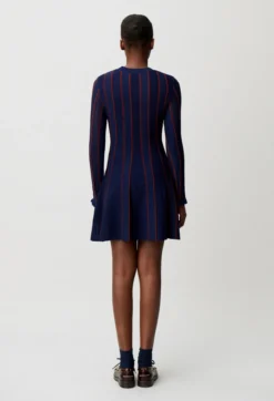 Robe courte maille patineuse