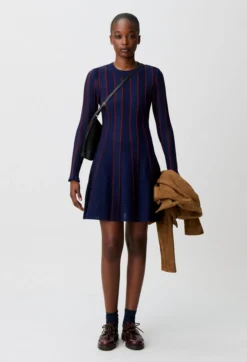 Robe courte maille patineuse