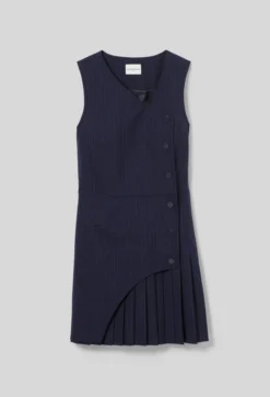 Robe courte sans manches