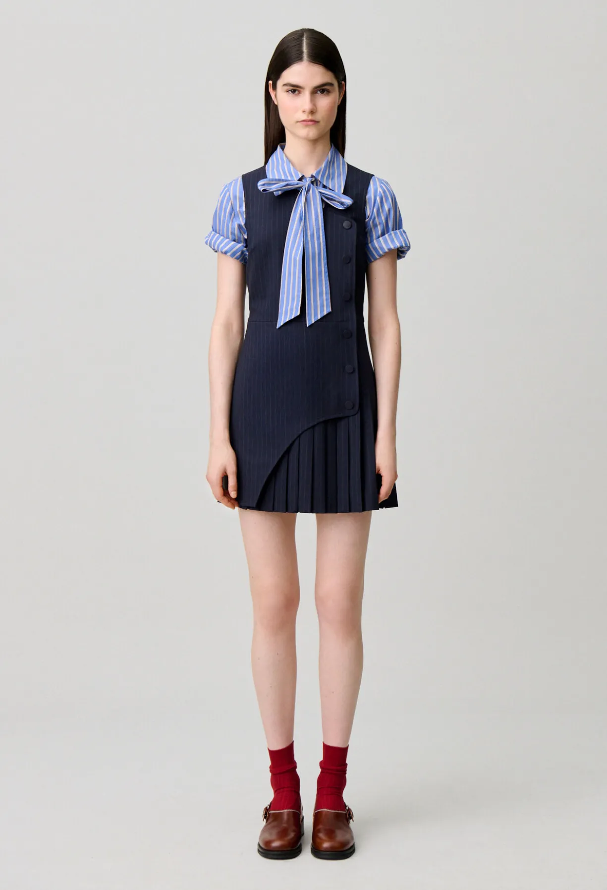 Robe courte sans manches