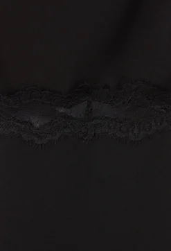 Robe dos nu dentelle