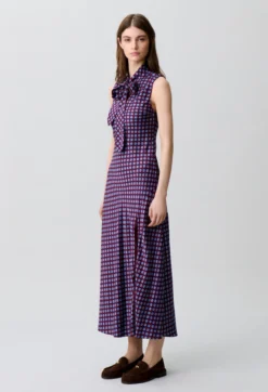 Robe fluide longue dentelle