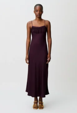 Robe fluide satinée franges