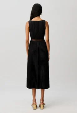 Robe fluide satinée plissée