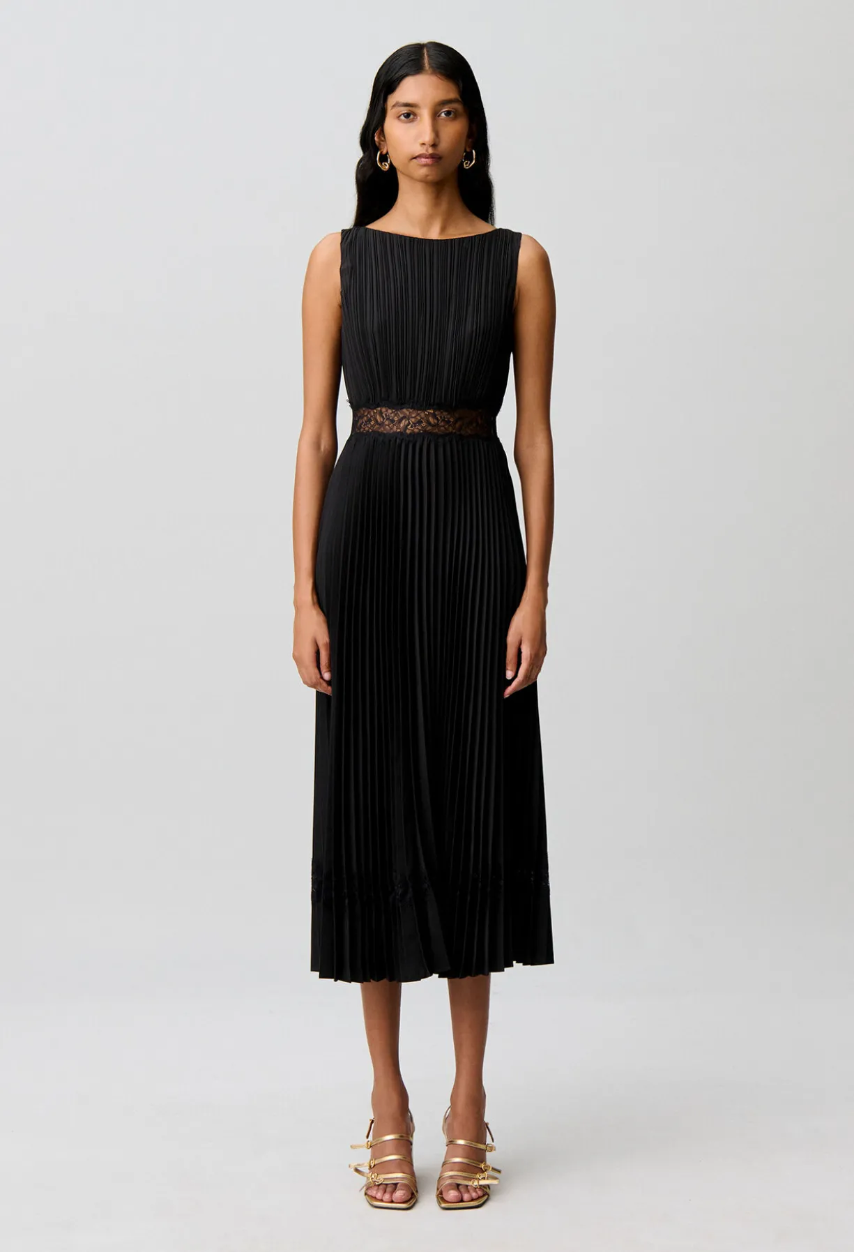 Robe fluide satinée plissée