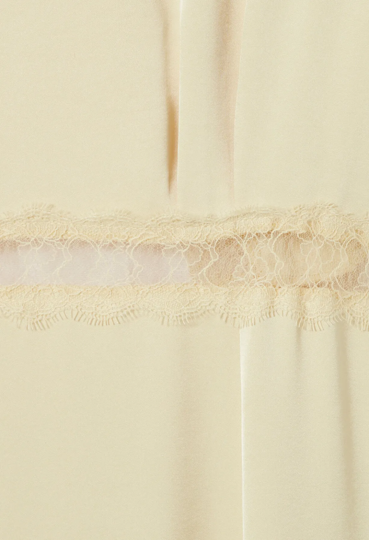 Robe satinée dentelle dos nu