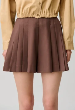Short coupe droite large