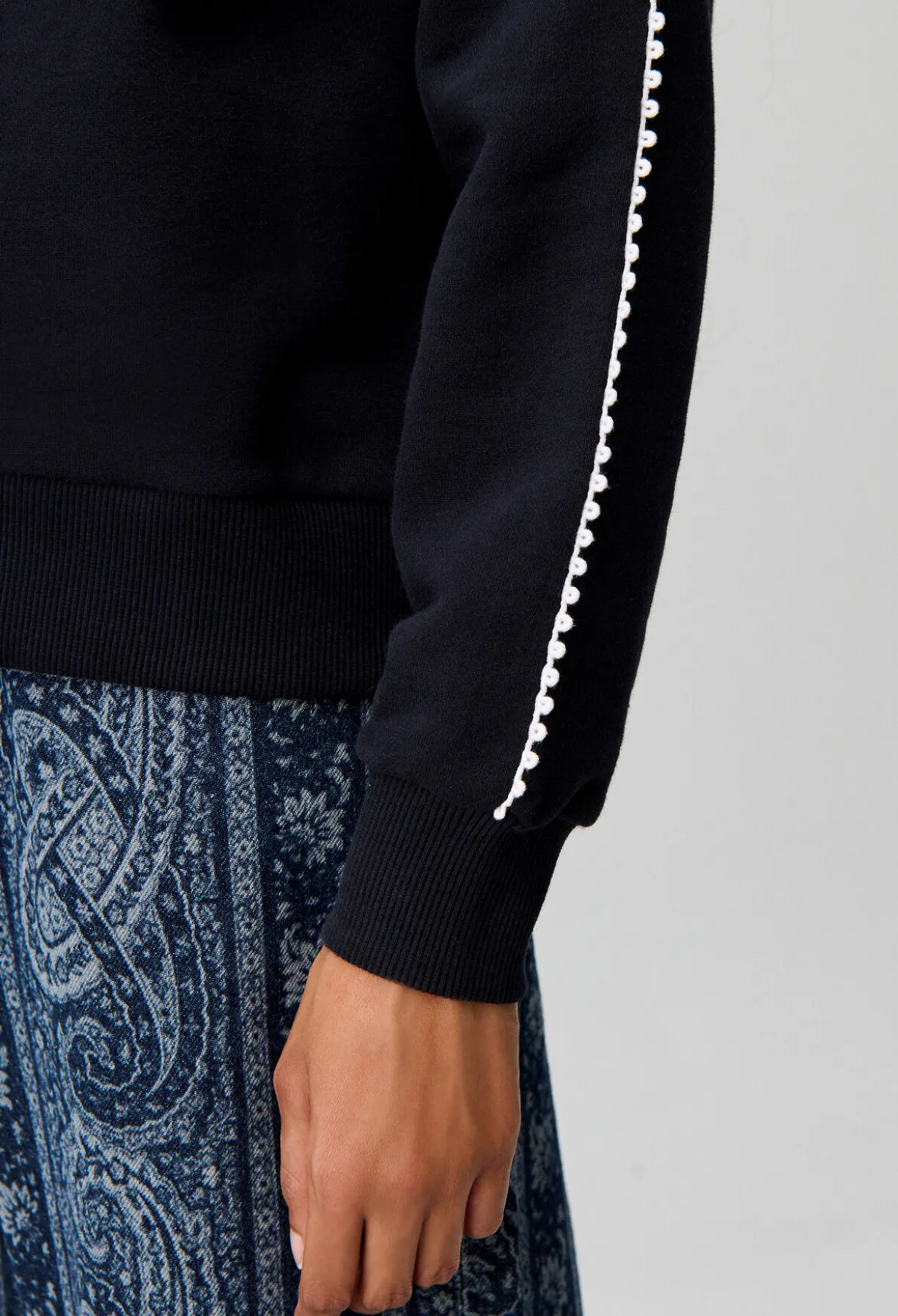 Sweatshirt coton organique broderie C