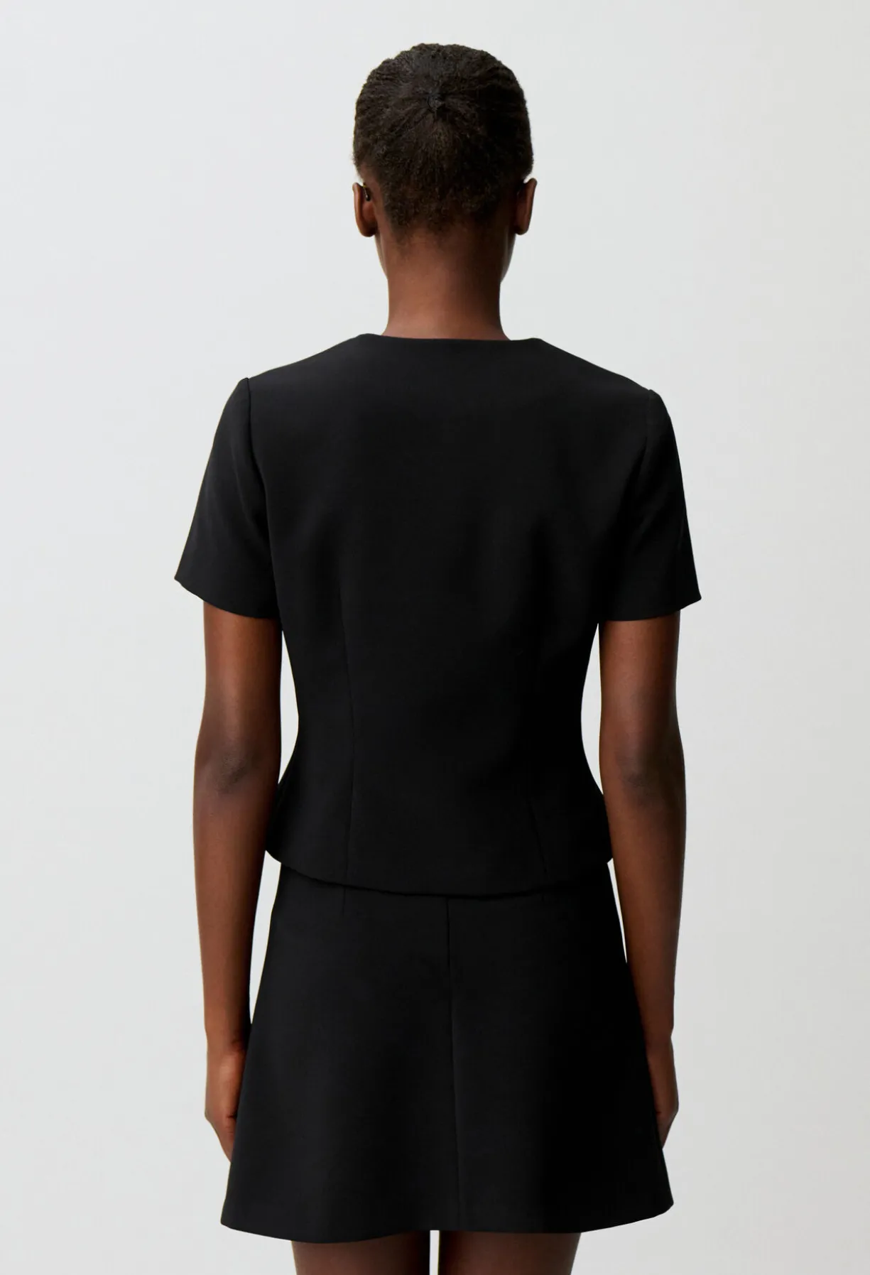 Top cintré col V boutonné