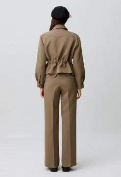 Veste à basque fleur dorés