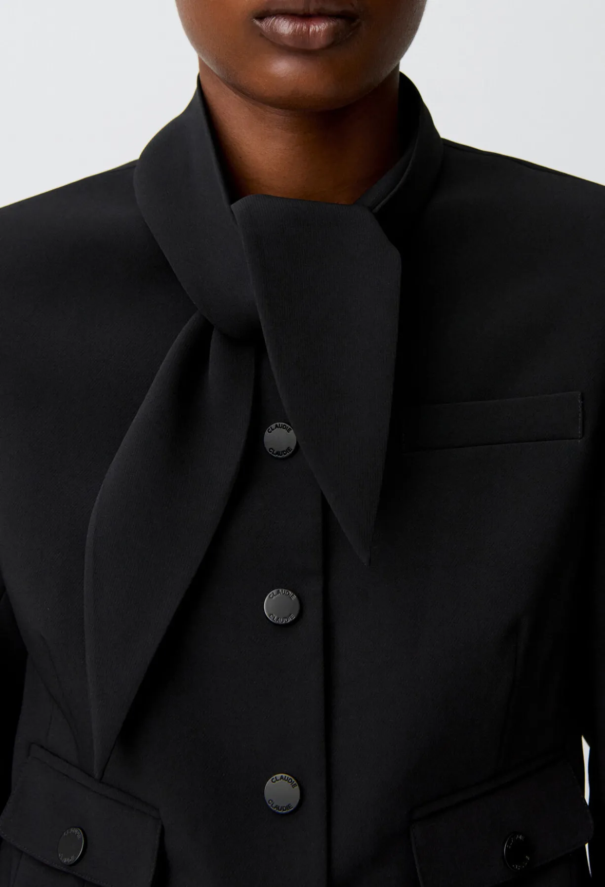 Veste col foulard amovible