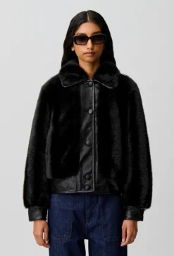Veste courte fausse fourrure