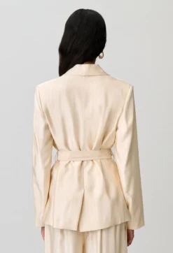 Veste tailleur tissu satiné