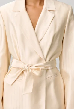 Veste tailleur tissu satiné
